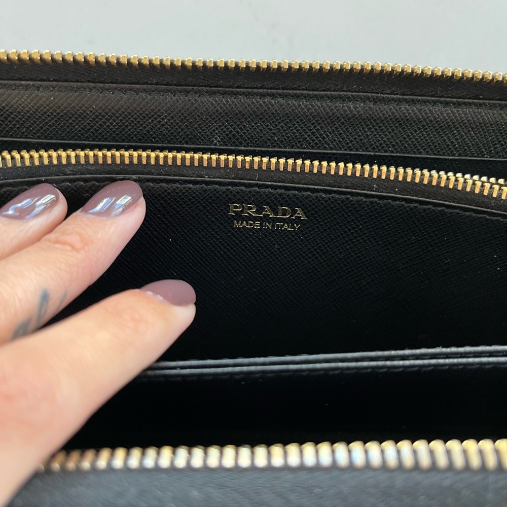 Prada, large wallet - Picture 3 of 8